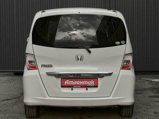 2011 Honda Freed Spike I, белый, 1050000 рублей, вид 5