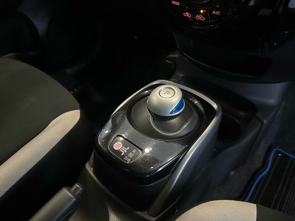 2016 Nissan Note e-Power II Рестайлинг, коричневый - вид 22