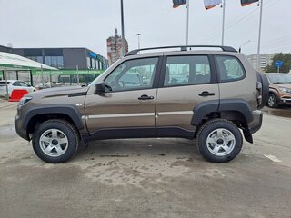 2026 Lada (ВАЗ) Niva Travel I Рестайлинг, коричневый, 1641900 рублей, вид 2