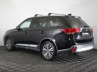 2019 Mitsubishi Outlander III Рестайлинг 3, чёрный, 1698000 рублей, вид 2