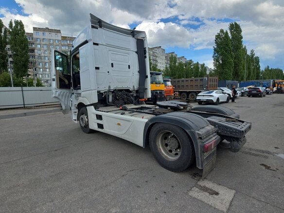 2021 Mercedes-Benz Actros, белый, 6712700 рублей - вид 3