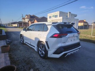 2021 Toyota RAV4 V (XA50), белый, 3150000 рублей, вид 4