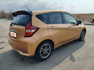 2017 Nissan Note e-Power II Рестайлинг, золотистый, 900000 рублей, вид 3