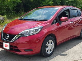 2020 Nissan Note II Рестайлинг, красный, 1300000 рублей, вид 1
