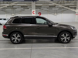 2015 Volkswagen Touareg II Рестайлинг, коричневый, 2550000 рублей, вид 4