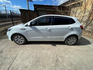 2014 Kia Rio III, белый, 850000 рублей, вид 5