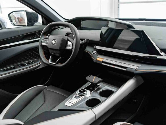 2024 Changan UNI-V I, серый, 2600000 рублей - вид 10