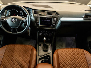 2017 Volkswagen Tiguan II, бежевый, 1729000 рублей, вид 5
