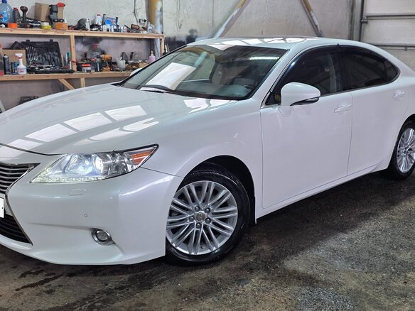 2014 Lexus ES 250 VI, белый, 2390000 рублей - вид 1
