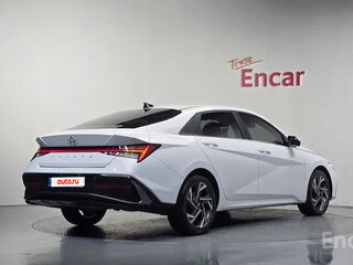 2023 Hyundai Avante VII Рестайлинг, белый, 1830000 рублей, вид 3