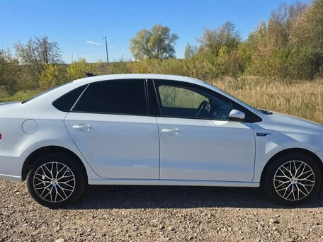2018 Volkswagen Polo V Рестайлинг, белый, 950000 рублей, вид 5