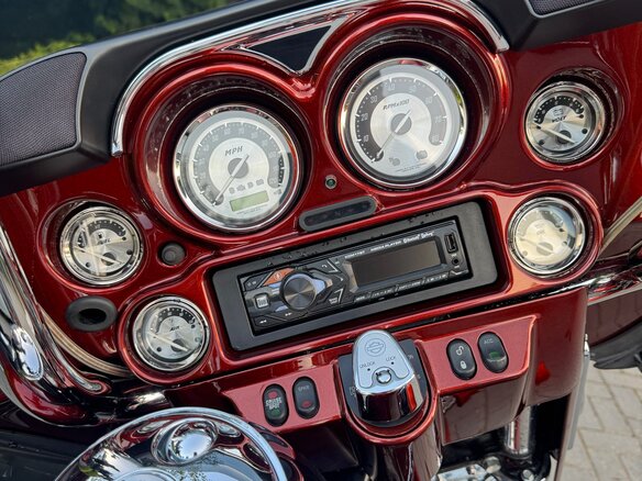 2010 Harley-Davidson CVO, оранжевый, 1150000 рублей - вид 13
