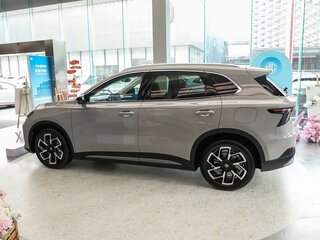 2026 MG 4X, серый, 2500000 рублей, вид 2