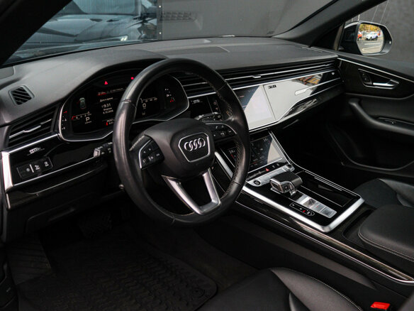 2020 Audi Q8 55 TFSI I (4M), чёрный, 6000000 рублей - вид 17