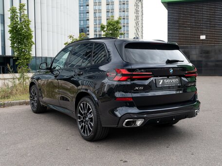2026 BMW X5 40i IV (G05/G18) Рестайлинг, чёрный, 13950000 рублей, вид 3