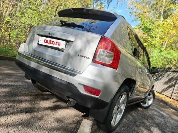 2011 Jeep Compass I Рестайлинг, серебристый, 990000 рублей - вид 14