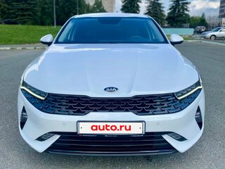 2020 Kia K5 III, белый, 2650000 рублей, вид 2