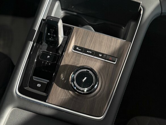 2026 Geely Monjaro I, чёрный, 4954990 рублей - вид 13
