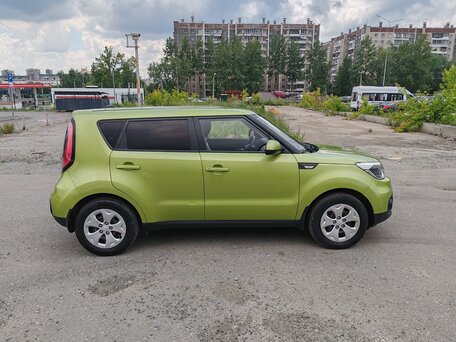 2018 Kia Soul II Рестайлинг, зелёный, 1700000 рублей, вид 3