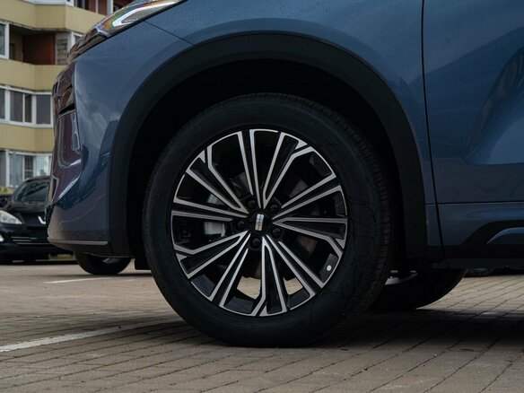 2026 Geely EX5 Гибрид EM-R, синий, 3829990 рублей - вид 12