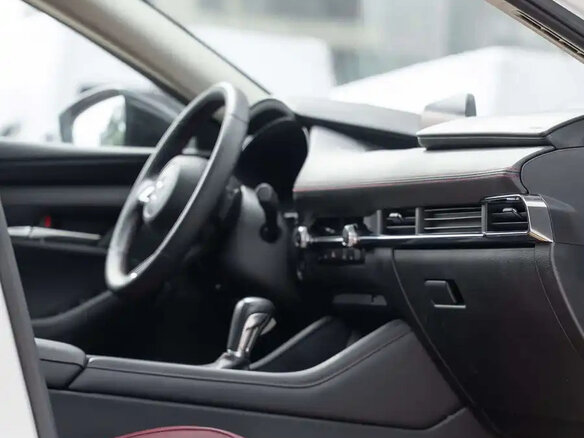 2022 Mazda 3 Axela IV (BP), белый, 1875000 рублей - вид 9