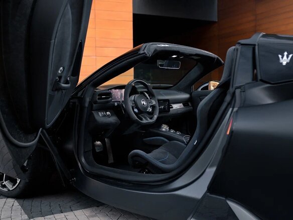 2025 Maserati MC20 Cielo, чёрный, 37000000 рублей - вид 19
