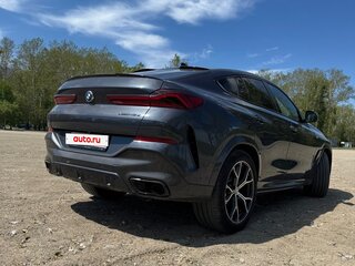 2020 BMW X6 40d III (G06), серый, 7400000 рублей, вид 4