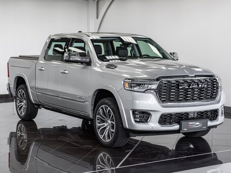 2026 Ram 1500 Crew Cab V Рестайлинг, серебристый, 10390000 рублей, вид 3