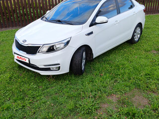 2017 Kia Rio III Рестайлинг, белый, 900000 рублей, вид 1