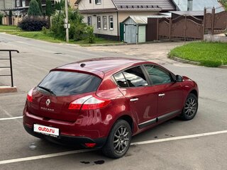 2014 Renault Megane III Рестайлинг 2, красный, 650000 рублей, вид 3