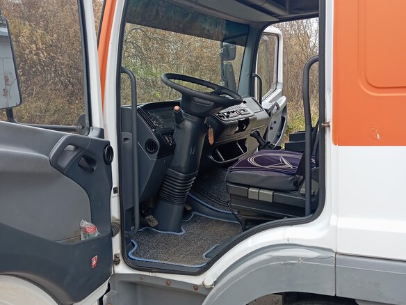 2002 Mercedes-Benz Atego, оранжевый, 2600000 рублей - вид 20
