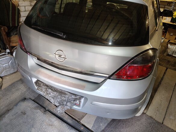 2014 Opel Astra H Рестайлинг, серебристый, 600000 рублей
