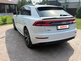 2019 Audi Q8 55 TFSI I (4M), белый, 5600000 рублей, вид 3