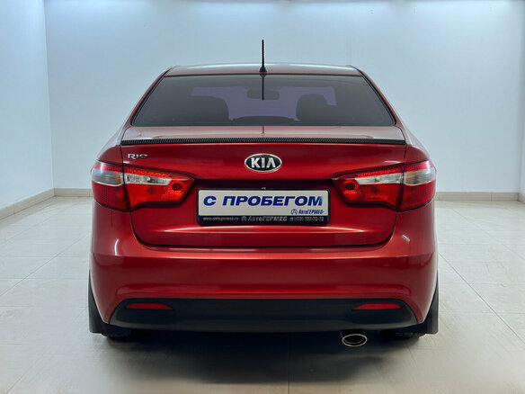 2013 Kia Rio 4-speed III, красный, 910000 рублей - вид 2