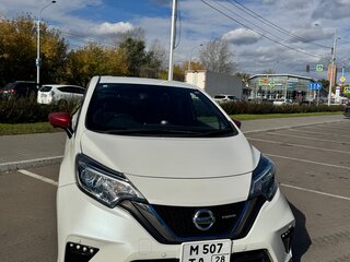2018 Nissan Note Nismo e-Power II Рестайлинг, белый, 1500000 рублей, вид 3