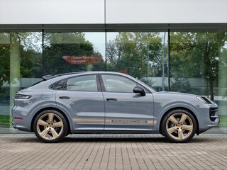 2026 Porsche Cayenne Coupé III Рестайлинг, серый, 21080000 рублей, вид 5