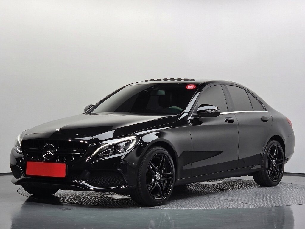 Открыть фотографии: Mercedes-Benz C-Класс IV (W205)