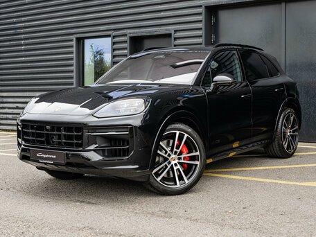 2026 Porsche Cayenne GTS III Рестайлинг, чёрный, 25500000 рублей, вид 2