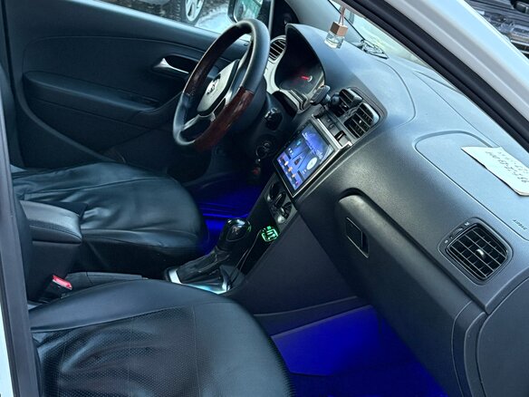 2019 Volkswagen Polo V Рестайлинг, белый, 900000 рублей - вид 16