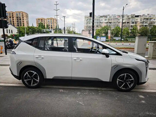 2026 Aion Y Plus 58.9 kWh, белый, 2100000 рублей, вид 4