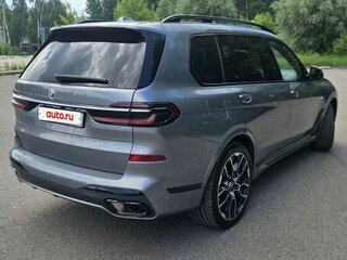 2022 BMW X7 40d I (G07) Рестайлинг, серый, 9990000 рублей, вид 4