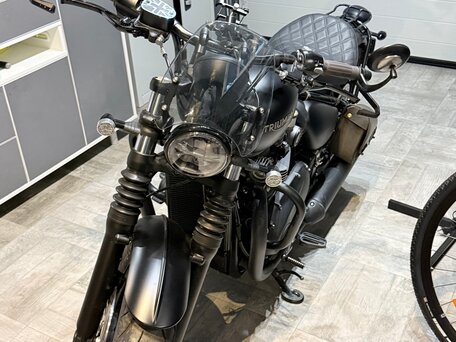 2019 Triumph Bonneville Bobber, чёрный, 1550000 рублей, вид 1