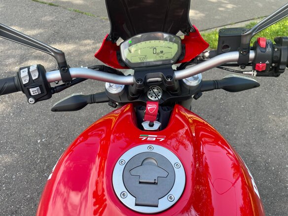 2020 Ducati Monster 797, красный, 890000 рублей - вид 27