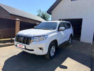 2017 Toyota Land Cruiser Prado 150 Series Рестайлинг 2, белый, 3900000 рублей, вид 1