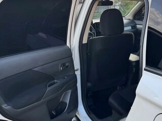 2013 Mitsubishi Outlander III, белый, 950000 рублей, вид 3