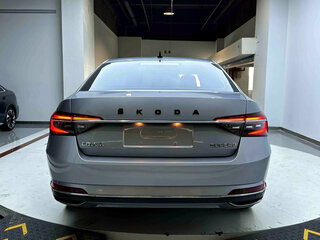 2022 Skoda Superb III Рестайлинг, серый, 2120700 рублей, вид 4