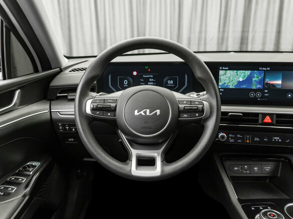 2024 Kia K5 III Рестайлинг, белый, 3600000 рублей - вид 12