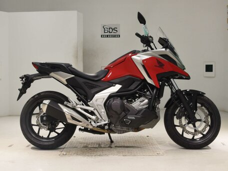 2021 Honda NC 750X, красный, 977000 рублей, вид 2