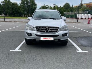 2007 Mercedes-Benz M-Класс 500 II (W164), серебристый, 1500000 рублей, вид 3