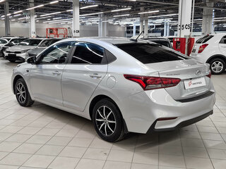 2017 Hyundai Solaris II, серебристый, 819000 рублей, вид 4
